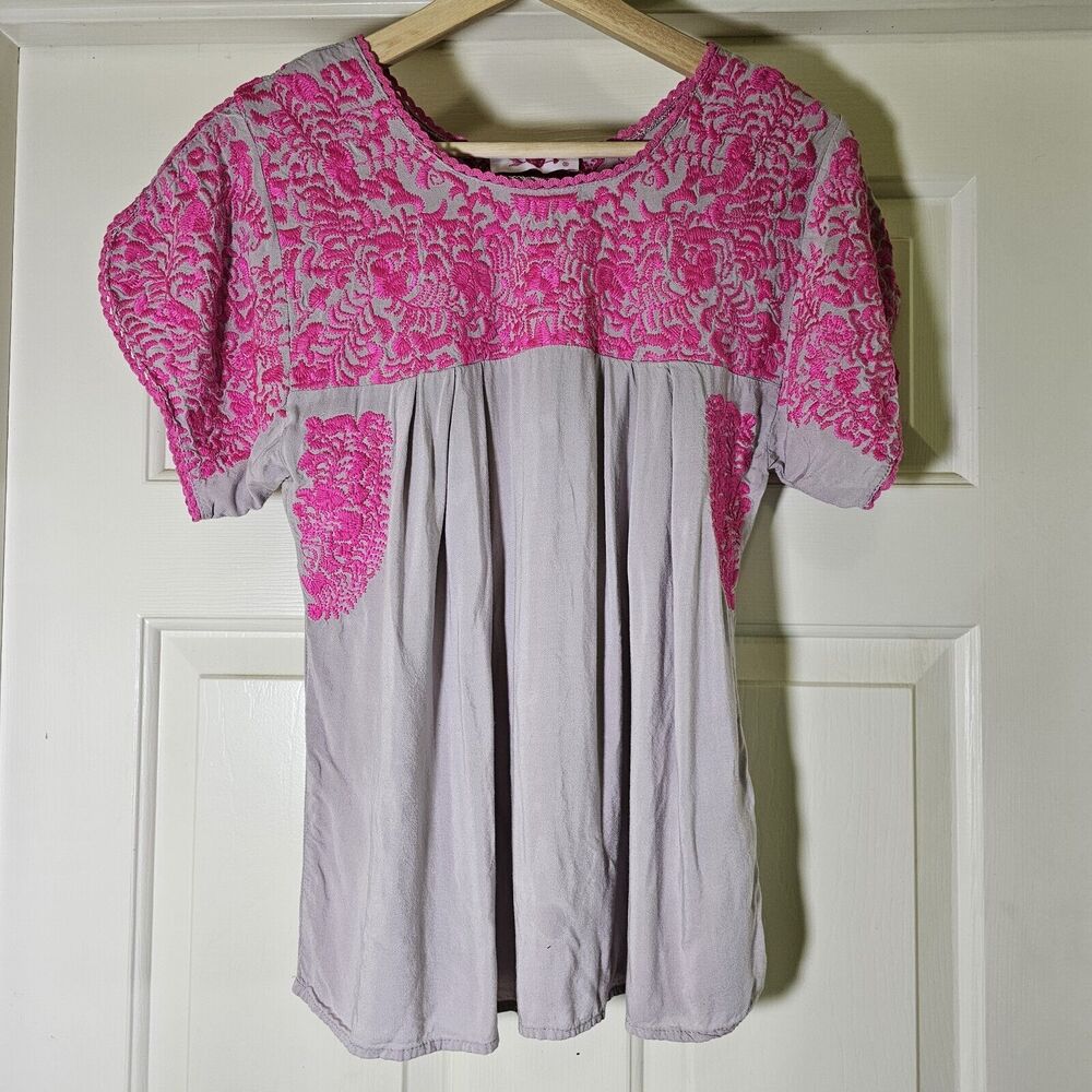 BUDDY LOVE Gray and Hot Pink Floral Embroidered Rayon Peasant Top Size M Blouse